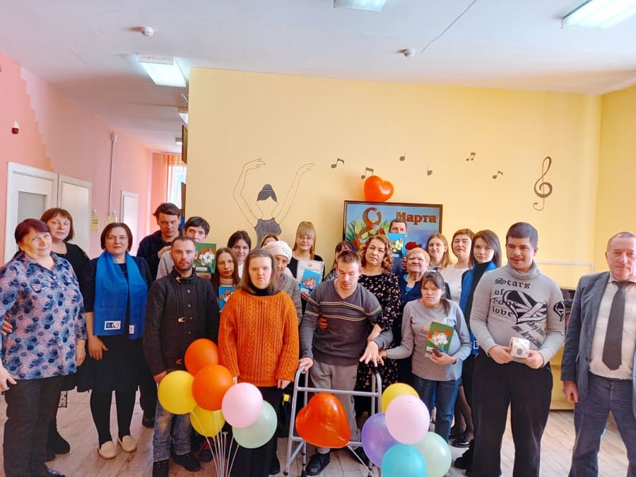 В Городке женщины с инвалидностью стали участницами благотворительной акции: им бесплатно сделали маникюр и стрижки
