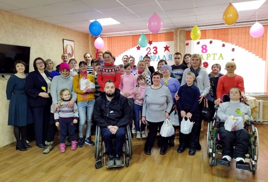 В Березино ребята с инвалидностью отметили День защитников Отечества и Международный женский день