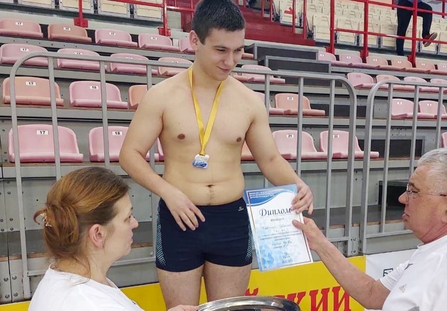 В чемпионате Брестской области по плаванию среди инвалидов с нарушением слуха и НОДА приняло участие 18 спортсменов
