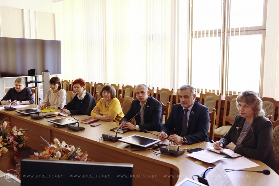 В Минске депутаты и представили Минтруда обсудили законопроект в области социального обслуживания