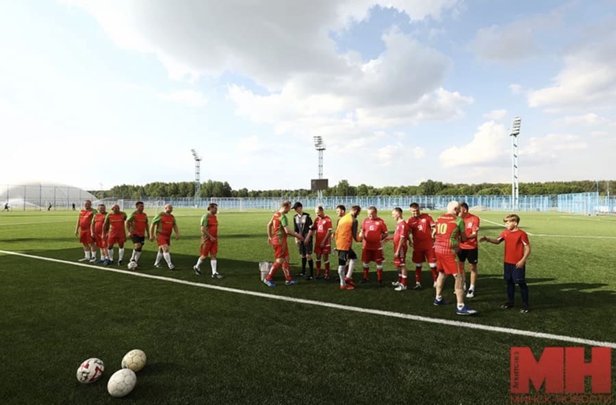 Футболисты с инвалидностью обыграли парламентариев в товарищеском матче в Минске