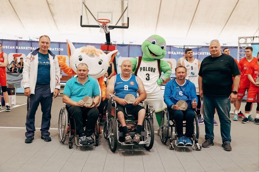 В Минске команды инвалидов-колясочников сразились в третьем этапе национальной лиги по баскетболу 3х3 Palova
