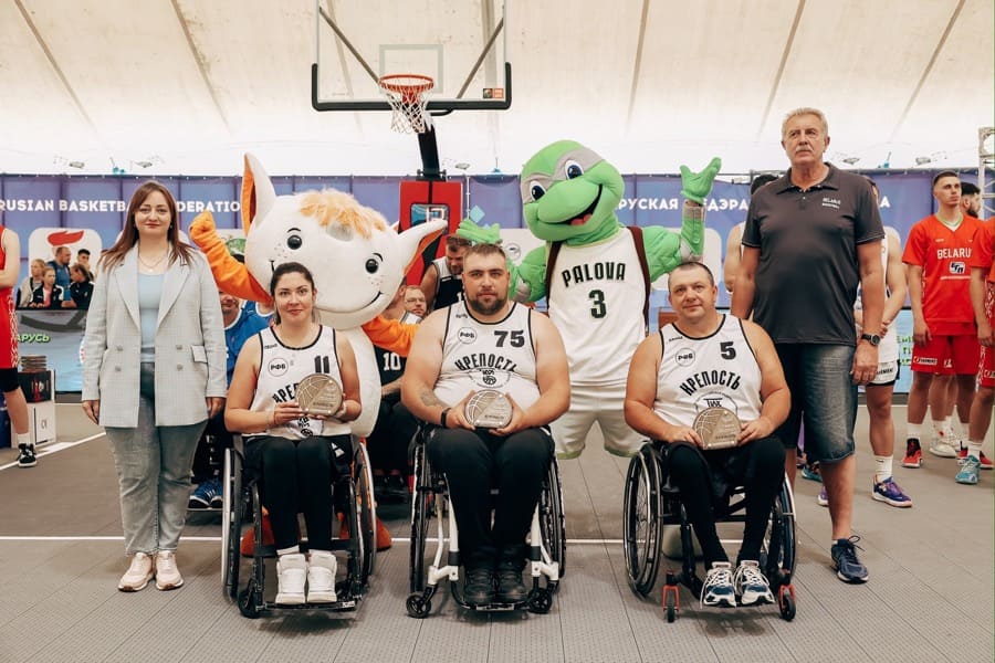 В Минске команды инвалидов-колясочников сразились в третьем этапе национальной лиги по баскетболу 3х3 Palova