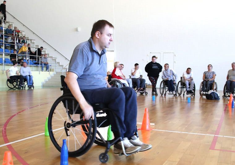Межрайонные открытые соревнования «Костюковичские старты» в пятый раз собрали инвалидов-колясочников