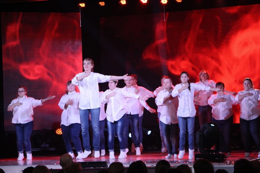 В Дзержинске инклюзивный фестиваль «Зажги свою звезду» собрал более 300 детей с инвалидностью